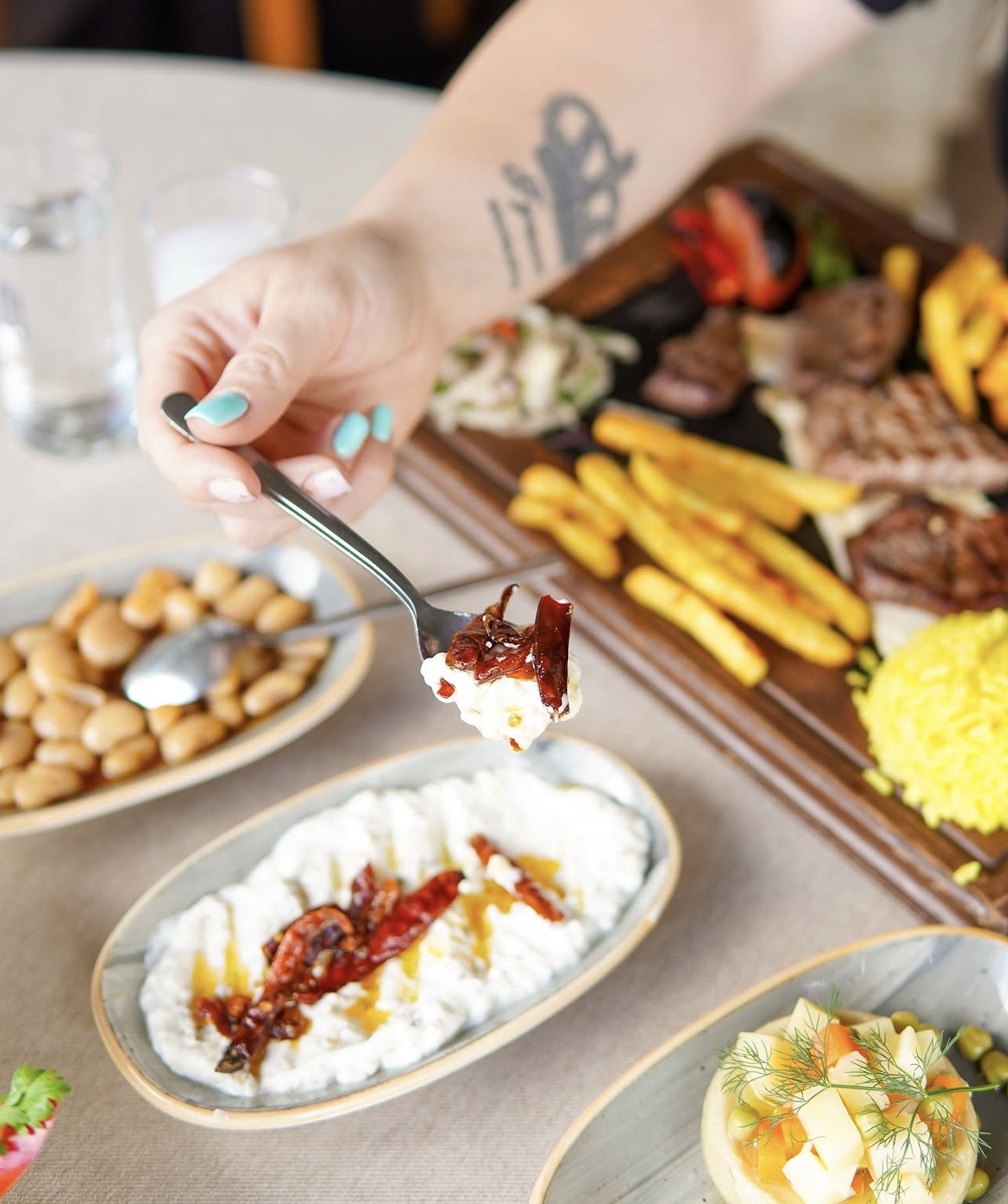 Meze yakın çekim — beyaz peynirli ezme